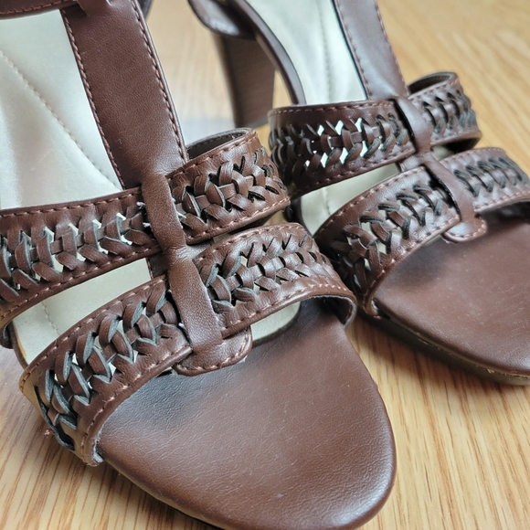 Size 8 Apt 9 Brown Leather Open Toe 4 inch Heels - Picture 4 of 8